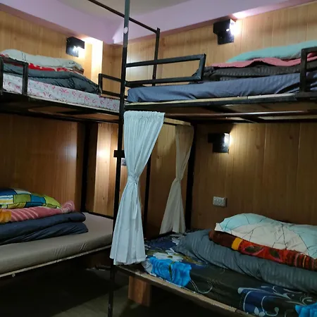 Bros Hostel & Yaara Cafe-2
